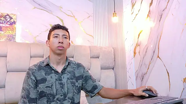 Snapshot of MOgekobig19 chatting on 03-26-26, 12:11 MOgekobig19 online show from 03-26-26, 12:11