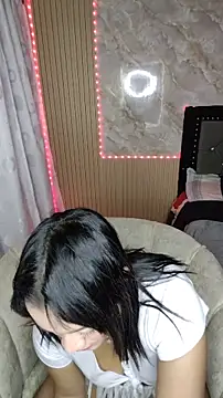 Snapshot of Saraa_M chatting on 06-14-26, 05:48 Saraa M online show from 06-14-26, 05:48