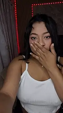 Snapshot of Saraa_M chatting on 06-16-26, 02:41 Saraa M online show from 06-16-26, 02:41