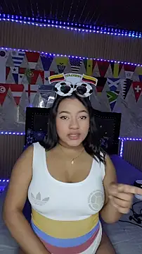 Snapshot of Saraa_M chatting on 06-17-26, 02:40 Saraa M online show from 06-17-26, 02:40