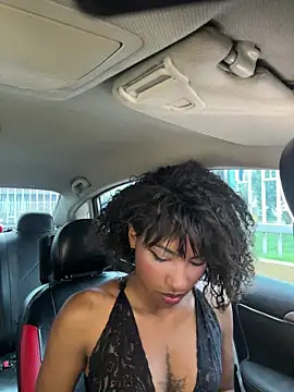 Snapshot of Morena_fire chatting on 03-27-26, 07:35 Morena fire online show from 03-27-26, 07:35