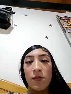 Snapshot of yvonne_1998 chatting on 03-31-26, 09:26 yvonne 1998 online show from 03-31-26, 09:26