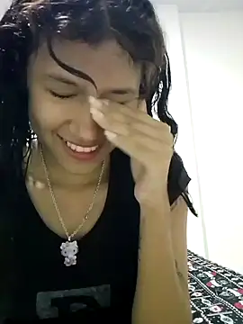 Snapshot of Yi_Uzi chatting on 05-15-26, 10:50 Yi Uzi online show from 05-15-26, 10:50