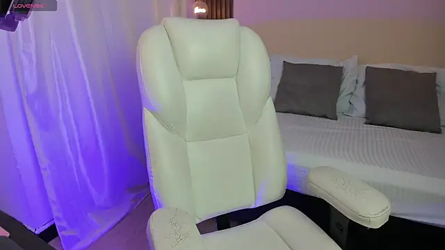 Hanna Tylor online show from 03-27-26, 07:57