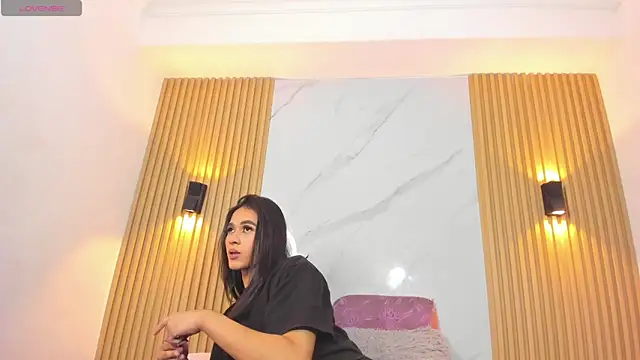 Snapshot of Miss_KhalifaDoll chatting on 06-08-26, 03:51 Miss KhalifaDoll online show from 06-08-26, 03:51