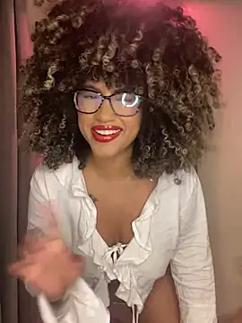 Snapshot of Kendra_curly chatting on 06-01-26, 12:12 Kendra curly online show from 06-01-26, 12:12