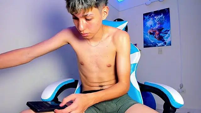 Snapshot of harry_jonshon96 chatting on 03-26-26, 04:51 harry jonshon96 online show from 03-26-26, 04:51