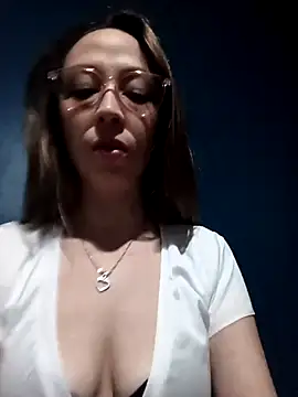 Snapshot of nickyone90 chatting on 04-13-26, 06:24 nickyone90 online show from 04-13-26, 06:24