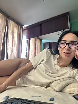 Snapshot of TheaMerve chatting on 04-24-26, 11:34 TheaMerve online show from 04-24-26, 11:34