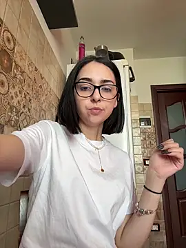 Snapshot of TheaMerve chatting on 06-19-26, 01:15 TheaMerve online show from 06-19-26, 01:15