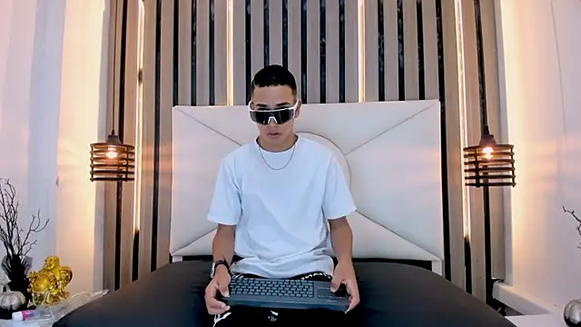 Snapshot of santiago_deluca chatting on 04-07-26, 07:47 santiago deluca online show from 04-07-26, 07:47