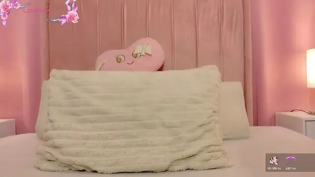 MoollyLove online show from 04-07-26, 12:16