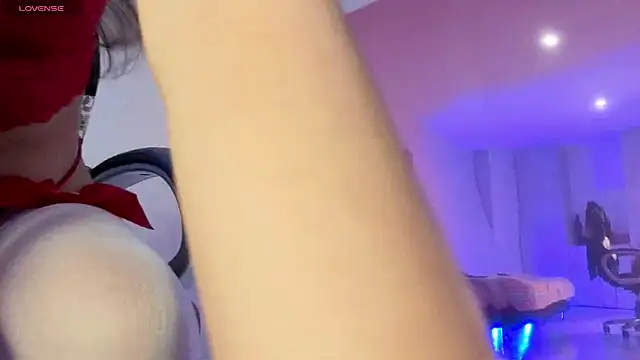 Snapshot of babylexi18 chatting on 04-27-26, 07:23 babylexi18 online show from 04-27-26, 07:23