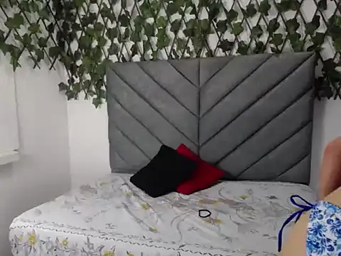 vmadeleynper online show from 04-18-26, 03:21