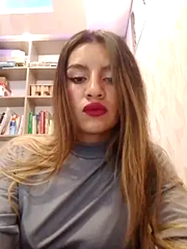 Snapshot of megann_glow chatting on 05-01-26, 05:01 megann glow online show from 05-01-26, 05:01