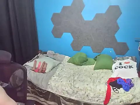 MachoPutito online show from 10-10-25, 02:54