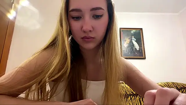 Snapshot of Liesenaniles chatting on 04-03-26, 03:04 Liesenaniles online show from 04-03-26, 03:04