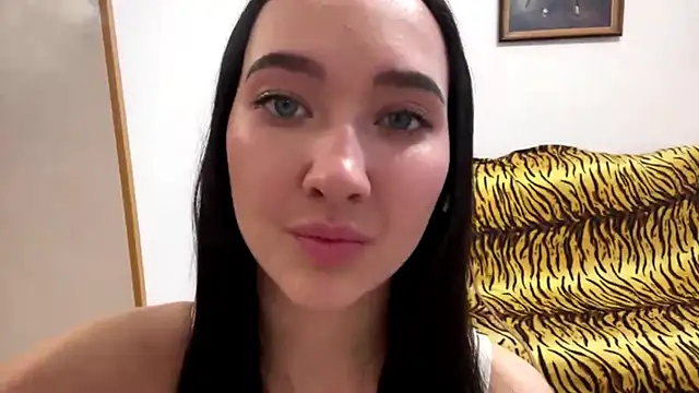 Snapshot of Liesenaniles chatting on 04-17-26, 03:09 Liesenaniles online show from 04-17-26, 03:09