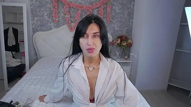 Snapshot of AriannaCruise chatting on 04-05-26, 03:47 AriannaCruise online show from 04-05-26, 03:47