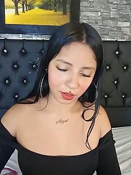 Snapshot of _Carolyn chatting on 05-15-26, 03:13 Carolyn online show from 05-15-26, 03:13