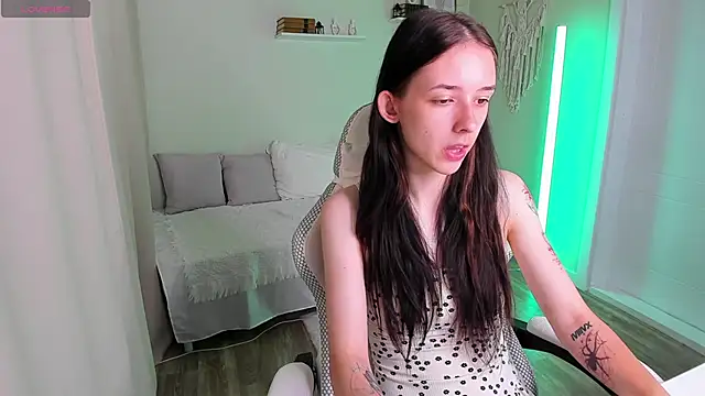 AnnaOddy online show from 06-10-26, 01:17