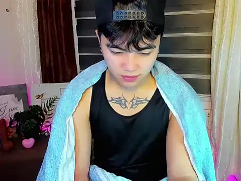Snapshot of Untouchable_Bromancexxx chatting on 07-12-26, 12:23 Untouchable Bromancexxx online show from 07-12-26, 12:23