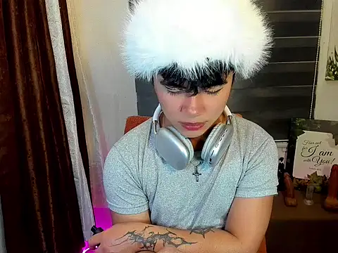 Snapshot of Untouchable_Bromancexxx chatting on 07-27-26, 11:01 Untouchable Bromancexxx online show from 07-27-26, 11:01
