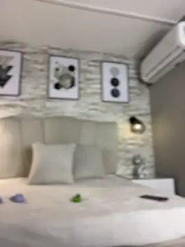 Snapshot of amydexter chatting on 05-19-26, 11:05 amydexter online show from 05-19-26, 11:05