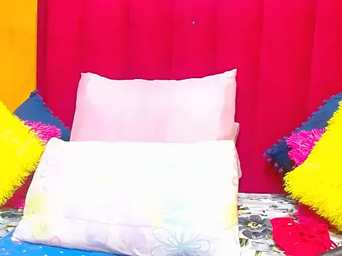 Cherrybootyofjoy86 online show from 04-19-26, 06:46