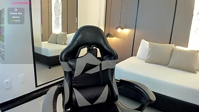 Snapshot of aisha_hart_ chatting on 04-10-26, 03:01 aisha hart online show from 04-10-26, 03:01