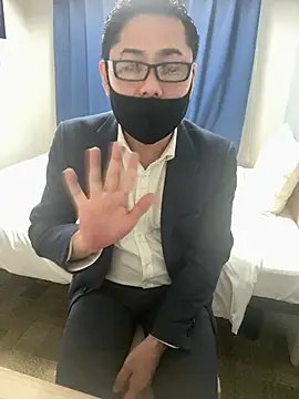 Snapshot of RYUICHI_1919 chatting on 04-14-26, 07:36 RYUICHI 1919 online show from 04-14-26, 07:36