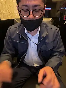 Snapshot of RYUICHI_1919 chatting on 05-11-26, 10:54 RYUICHI 1919 online show from 05-11-26, 10:54
