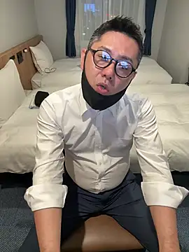Snapshot of RYUICHI_1919 chatting on 05-26-26, 12:23 RYUICHI 1919 online show from 05-26-26, 12:23