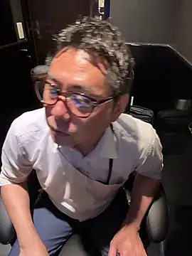Snapshot of RYUICHI_1919 chatting on 06-18-26, 10:30 RYUICHI 1919 online show from 06-18-26, 10:30