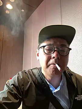 Snapshot of RYUICHI_1919 chatting on 07-05-26, 01:56 RYUICHI 1919 online show from 07-05-26, 01:56