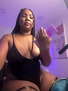 madisoncurt  online show from 05-19-26, 11:49