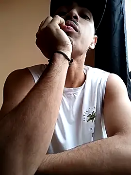 Snapshot of LucaColmal chatting on 03-29-26, 08:53 LucaColmal online show from 03-29-26, 08:53