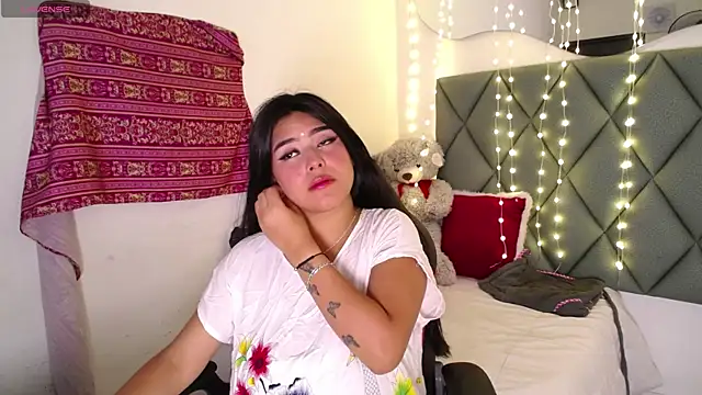 Snapshot of devika_kumar chatting on 06-18-26, 07:07 devika kumar online show from 06-18-26, 07:07
