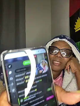 Snapshot of BoobsQueeen chatting on 07-13-26, 04:59 BoobsQueeen online show from 07-13-26, 04:59