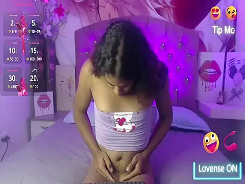 Snapshot of Renata_Valentina chatting on 05-03-26, 11:27 Renata Valentina online show from 05-03-26, 11:27