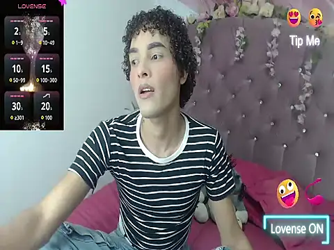 Snapshot of Nathaly_Sam chatting on 05-20-26, 01:34 Nathaly Sam online show from 05-20-26, 01:34