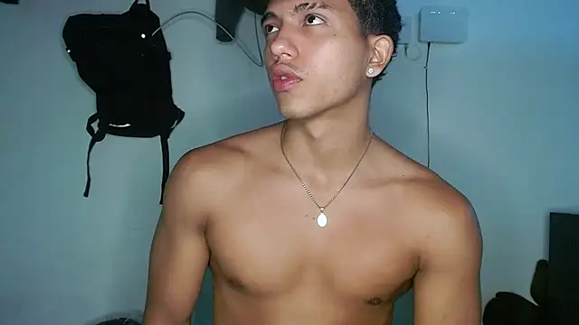 Snapshot of tonydesire_ chatting on 07-13-26, 10:34 tonydesire online show from 07-13-26, 10:34