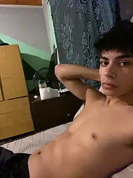 AgusTr online show from 03-30-26, 05:41