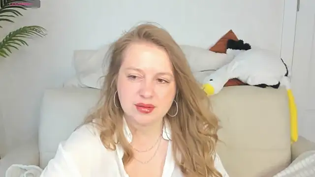 CleoXotie online show from 06-14-26, 01:25