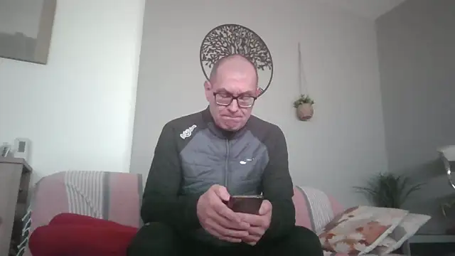 Snapshot of guiss3 chatting on 05-07-26, 11:59 guiss3 online show from 05-07-26, 11:59