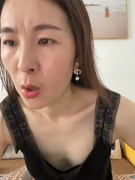 Snapshot of you-520 chatting on 07-11-26, 02:03 you-520 online show from 07-11-26, 02:03