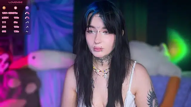 CallmeDistress online show from 04-24-26, 07:00