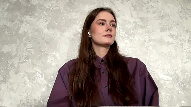 CaroylnEnz online show from 03-31-26, 08:04