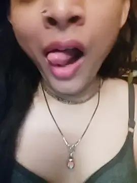 Snapshot of SweetTsAngel chatting on 04-23-26, 03:36 SweetTsAngel online show from 04-23-26, 03:36