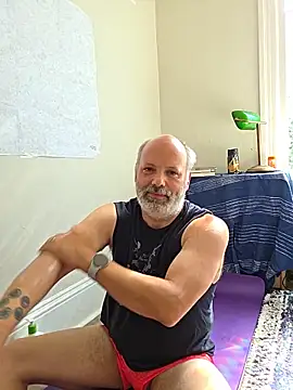 Snapshot of BiDadDreams chatting on 06-19-26, 05:28 BiDadDreams online show from 06-19-26, 05:28